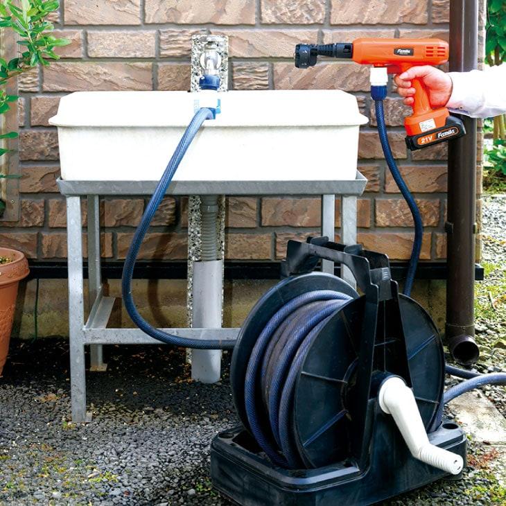 ファミラ 充電式 高圧洗浄機DX 14点セット ペットボトル ハンディ コードレス 家庭用 軽量 泡洗浄 ノズル 水道不要 持ち運び |  | 01