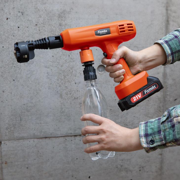 ファミラ 充電式 高圧洗浄機DX 14点セット ペットボトル ハンディ コードレス 家庭用 軽量 泡洗浄 ノズル 水道不要 持ち運び |  | 03