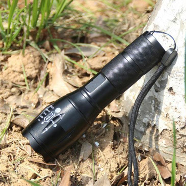 強力LEDズームライト 3本組 約300m照射 懐中電灯 ハンディライト |  | 08