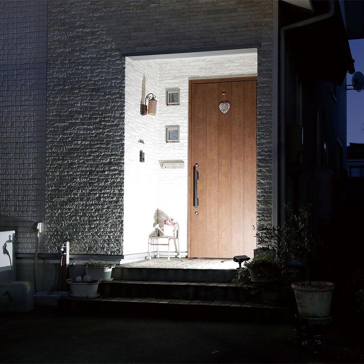 ソーラー式 ガーデン 人感センサーライト SV-7442 LED ガーデンライト ソーラーライト 太陽光充電 ソーラー充電 |  | 02