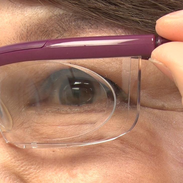 ファミラ 度数が調節できるメガネ ブルーライトカット 度数調整 メガネ 老眼 近視 遠視 プレスビー ドゥーライフワン メガネチェーン メガネ収納ポーチ付 |  | 04