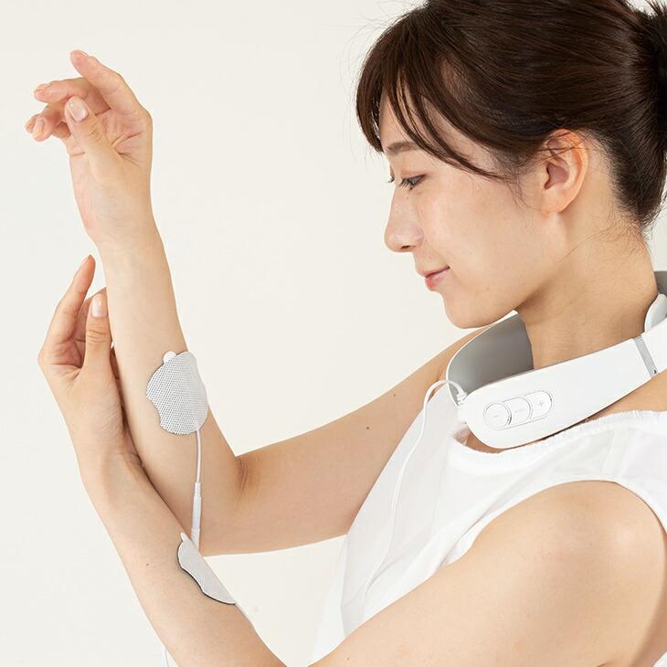 エイミー ネックマッサージャー 低周波 温熱 首 肩 マッサージ機 ハンズフリー 管理医療機器 20段階調節 USB充電式 パッド付 リモコン付 1年保証 ホワイト | AiMY | 07