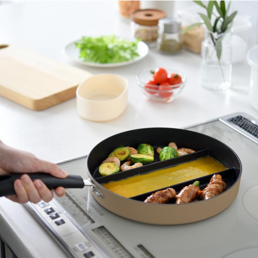 センターエッグトリプルパン 24cm 時短 仕切りフライパン 3品 時短料理 同時調理 |  | 10