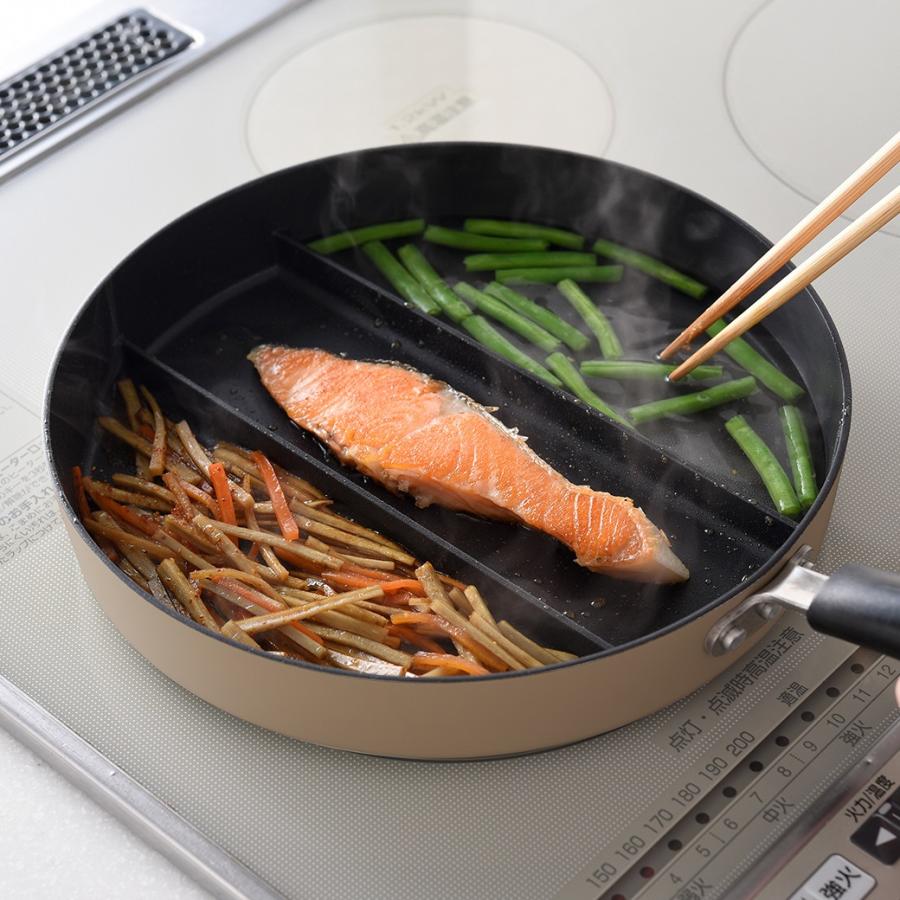 センターエッグトリプルパン 24cm 時短 仕切りフライパン 3品 時短料理 同時調理 |  | 13