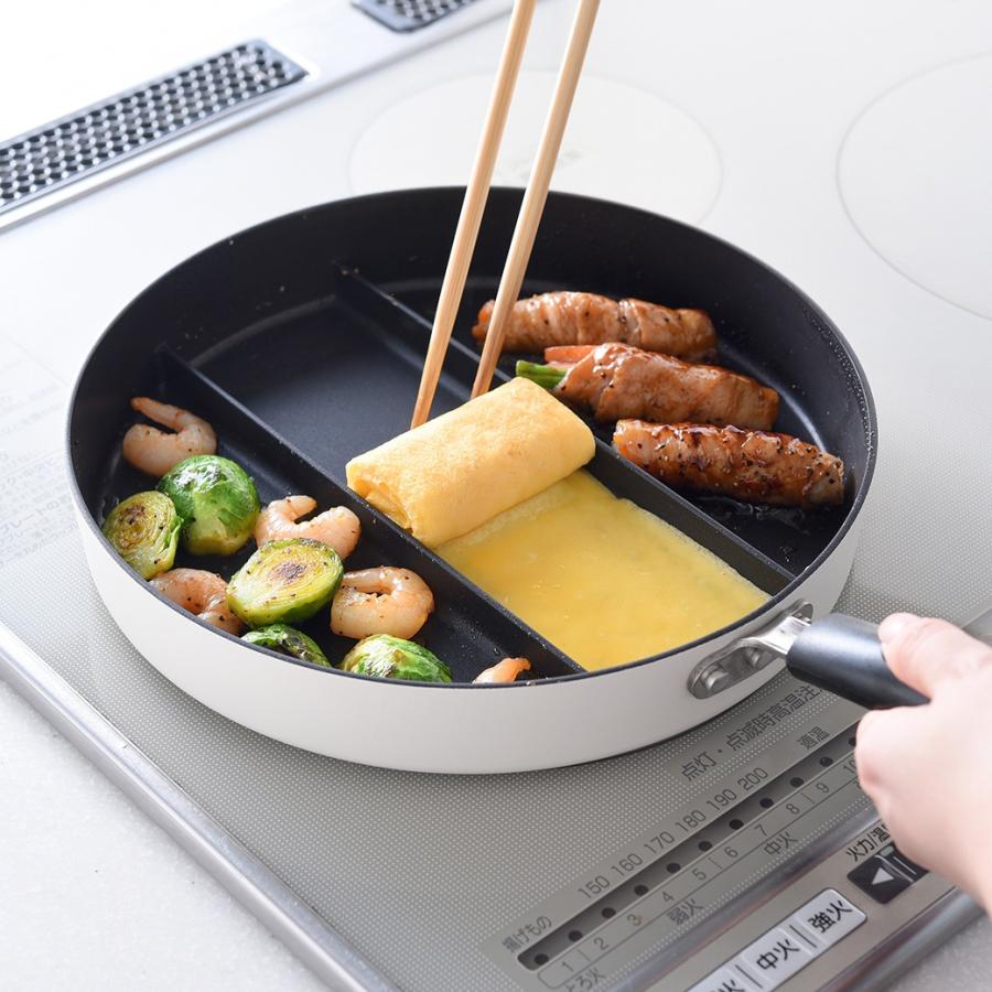 センターエッグトリプルパン 24cm 時短 仕切りフライパン 3品 時短料理 同時調理 |  | 17