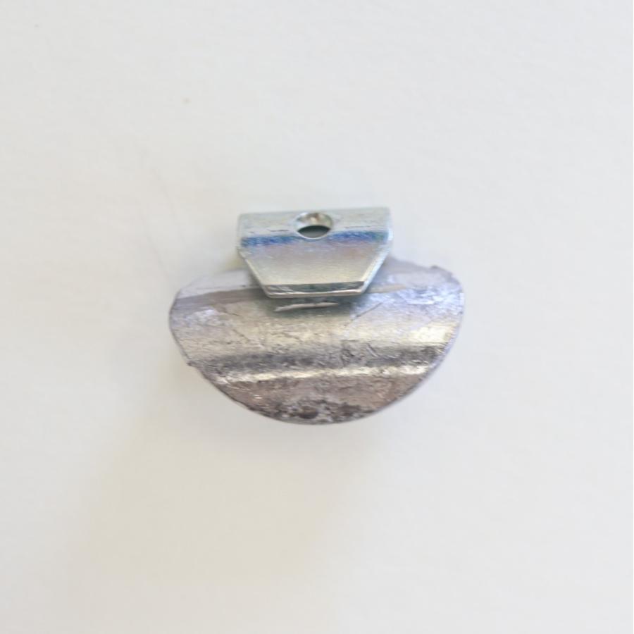 バランスウエイト　Ｙ2　15g　ヤマテ金属　入数27個　打ち込みウエイト　スチールホイール用 |  | 03