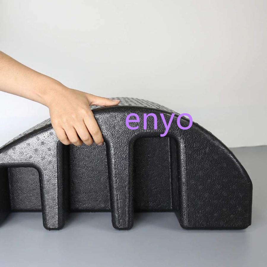 黒ピラティス界の待望の逸品 ピラティスバレル(くじら型