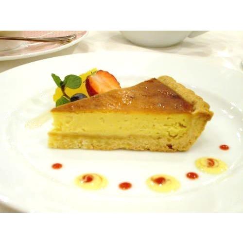 【濃厚チーズタルト（直径12cm）】要冷蔵、甘さひかえめで濃厚な味わいのチーズタルト、フランス産クリームチーズときび砂糖を使用 |  | 01