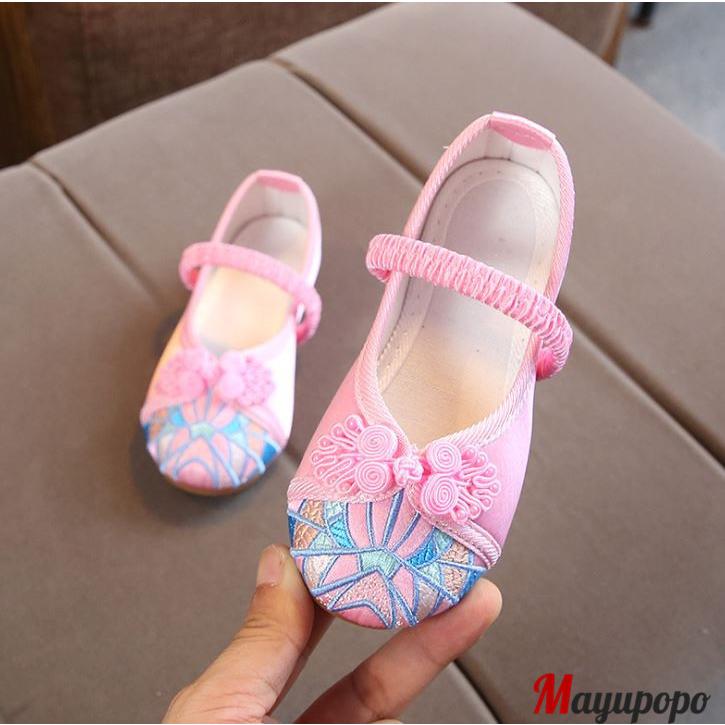 漢服靴 チャイナ靴 手作り北京布靴 サンダル 子供 ローヒール シューズ 子ども靴 くつ 女の子 靴 子供用 こども キッズ靴 パンプス 子供サンダル結婚式 発表会 21fasyon58 マユポポ 通販 Yahoo ショッピング