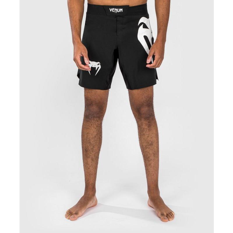 VENUM [ヴェヌム]　ファイトショーツ　ライト 5.0（黒/白）／ Fight Shorts Light 5.0 - Black/White｜mazafight｜03