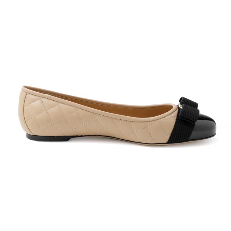 FERRAGAMO（フェラガモ） バレエシューズ VARINA QUILTED フラット