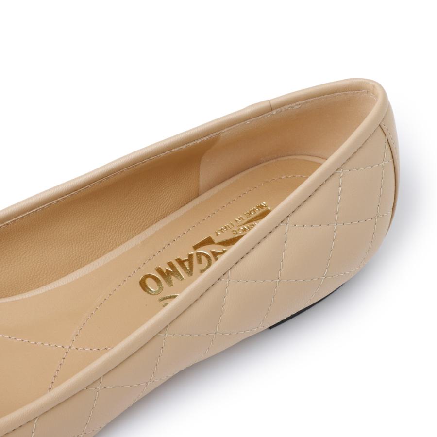 FERRAGAMO（フェラガモ） バレエシューズ VARINA QUILTED フラット