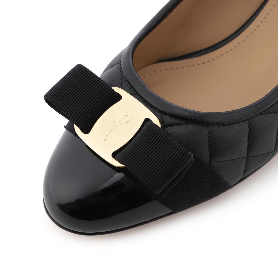 フェラガモ FERRAGAMO パンプス QUILTED VARA PUMP ヴァラ ブラック レディース vara-q-01m832-672114-neroの画像