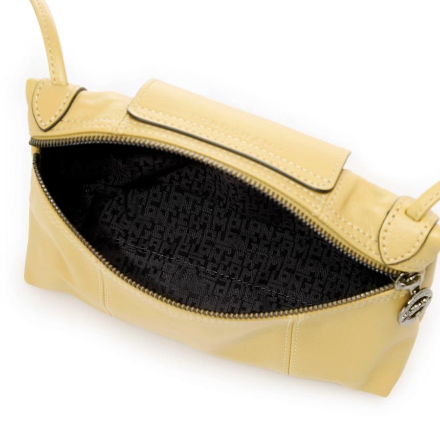 LONGCHAMP（ロンシャン） メッセンジャーバッグ ル・プリアージュ