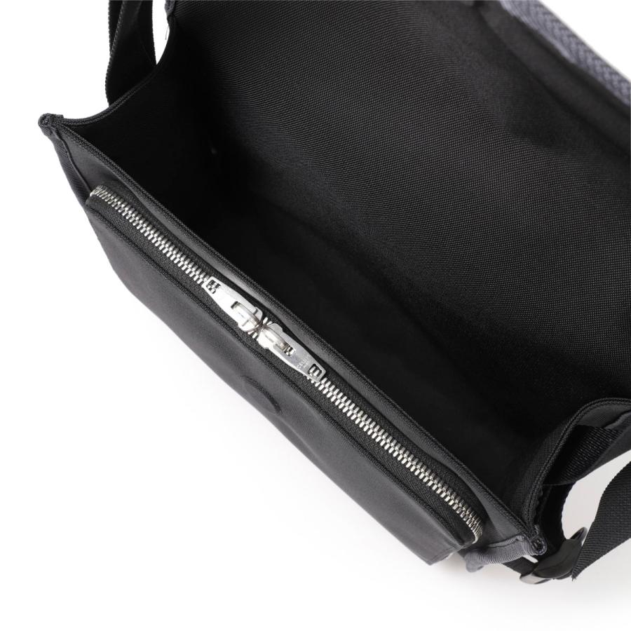 CELINE（セリーヌ） クロスボディバッグ SMALL TREKKING MESSENGER