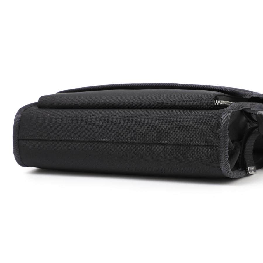 CELINE（セリーヌ） クロスボディバッグ SMALL TREKKING MESSENGER
