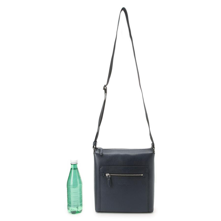 美品 Salvatore Ferragamoショルダーバッグ クロスボディバック FERRAGAMO フェラガモ バッグ ショルダーバッグ ガンチーニ