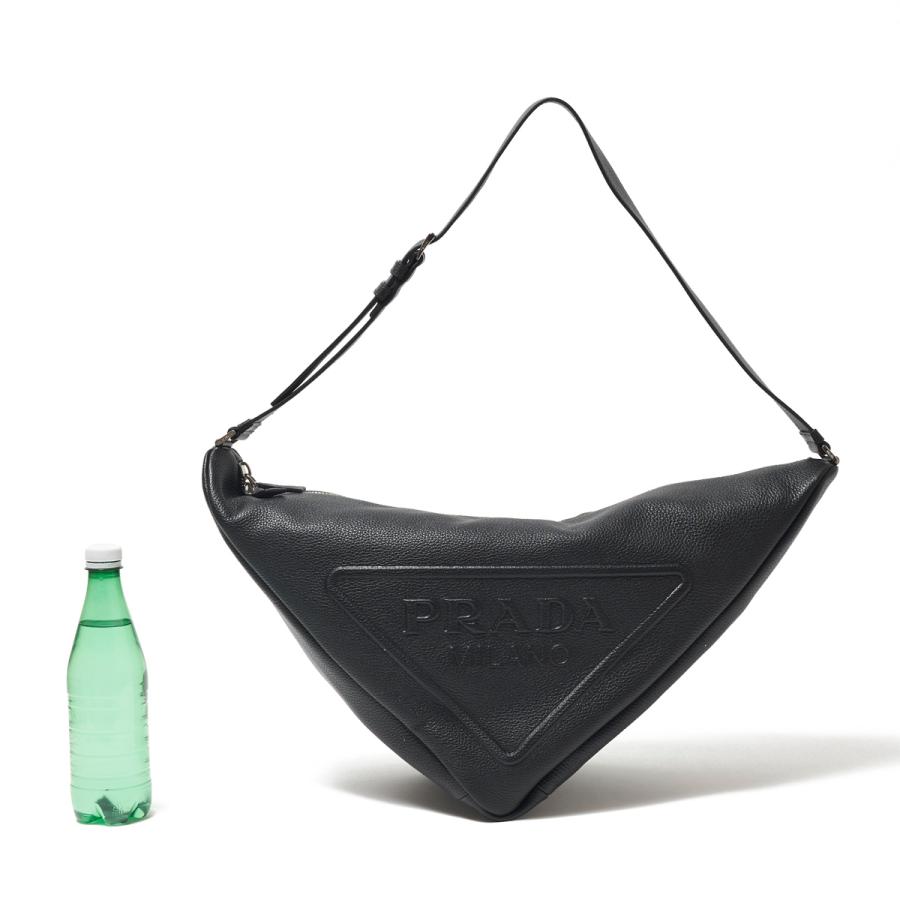 【美品】プラダ 【PRADA】トライアングル ヴィッテロダイノレザー ショルダーバッグ エンボスロゴ ブラック シルバー金具 斜め掛け クロスボディバッグ 2VY007 V DLO 2BBE F0002 NERO TRIANGLE VITELLO DAINO LEATHER  BAG 【Aランク】【中古】 PRADA（プラダ） 〔新品同様品 - ほぼ新品〕プラダ/PRADA ヴィッテロ