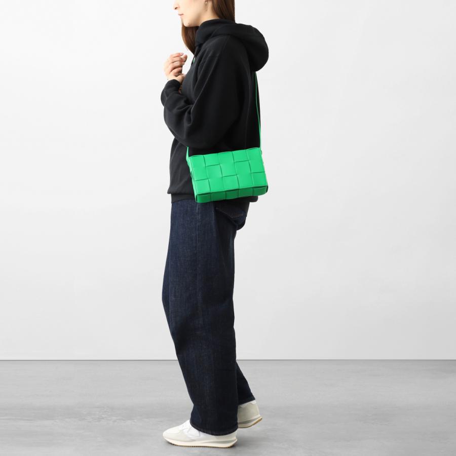 BOTTEGA VENETA（ボッテガ・ヴェネタ） クロスボディバッグ CLASSIC