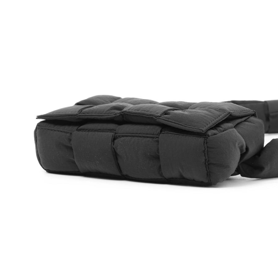 BOTTEGA VENETA ボッテガヴェネタ ベルトバッグ PADDED CASSETTE BOTTEGA VENETA ボッテガヴェネタ ベルトバッグ PADDED CASSETTE
