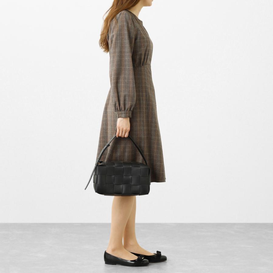 BOTTEGA VENETA ボッテガヴェネタ ショルダーバッグ BRICK BOTTEGA VENETA ボッテガヴェネタ ショルダーバッグ BRICK
