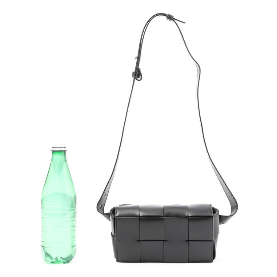 ボッテガヴェネタボディバッグ BOTTEGA VENETA（ボッテガ・ヴェネタ） クロスボディバッグ CASSETTE