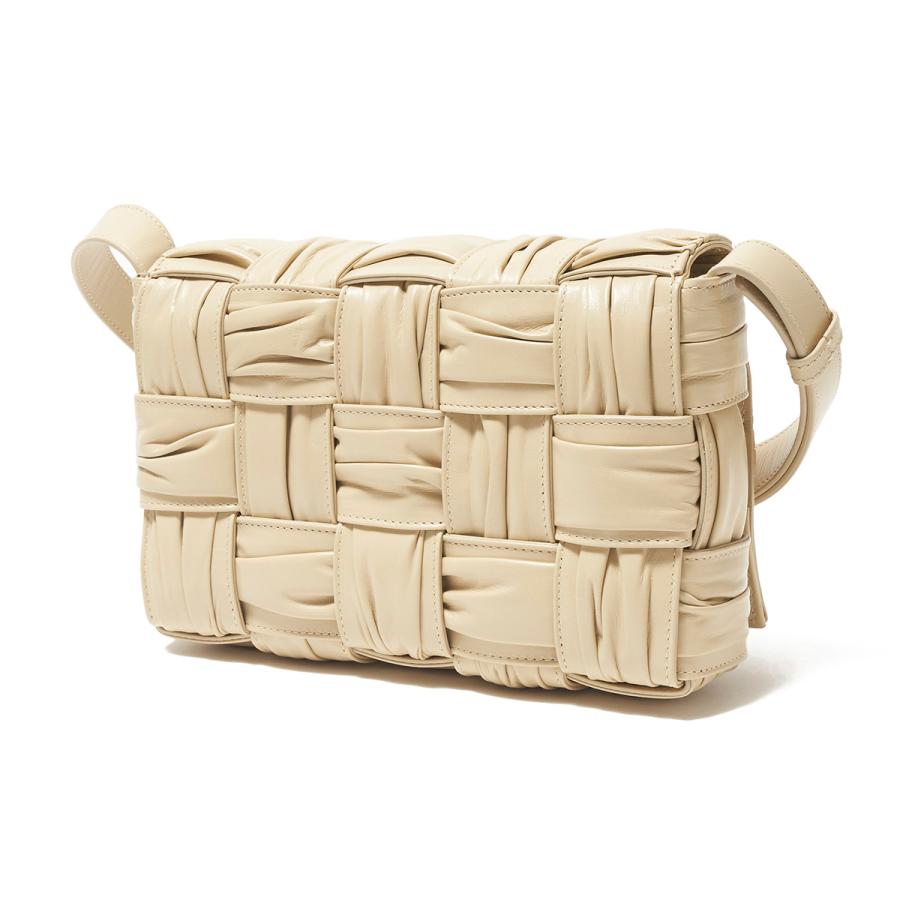 BOTTEGA VENETA ボッテガヴェネタ ショルダーバッグ CASSETTE