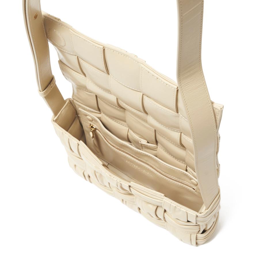BOTTEGA VENETA ボッテガヴェネタ ショルダーバッグ CASSETTE