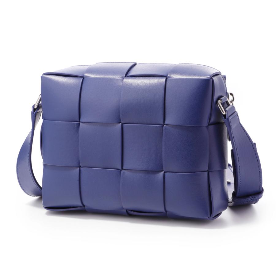 ★BOTTEGA VENETA★Cassette Camera レザークロスボディバッグ BOTTEGA VENETA ボッテガヴェネタ クロスボディバッグ CASSETTE