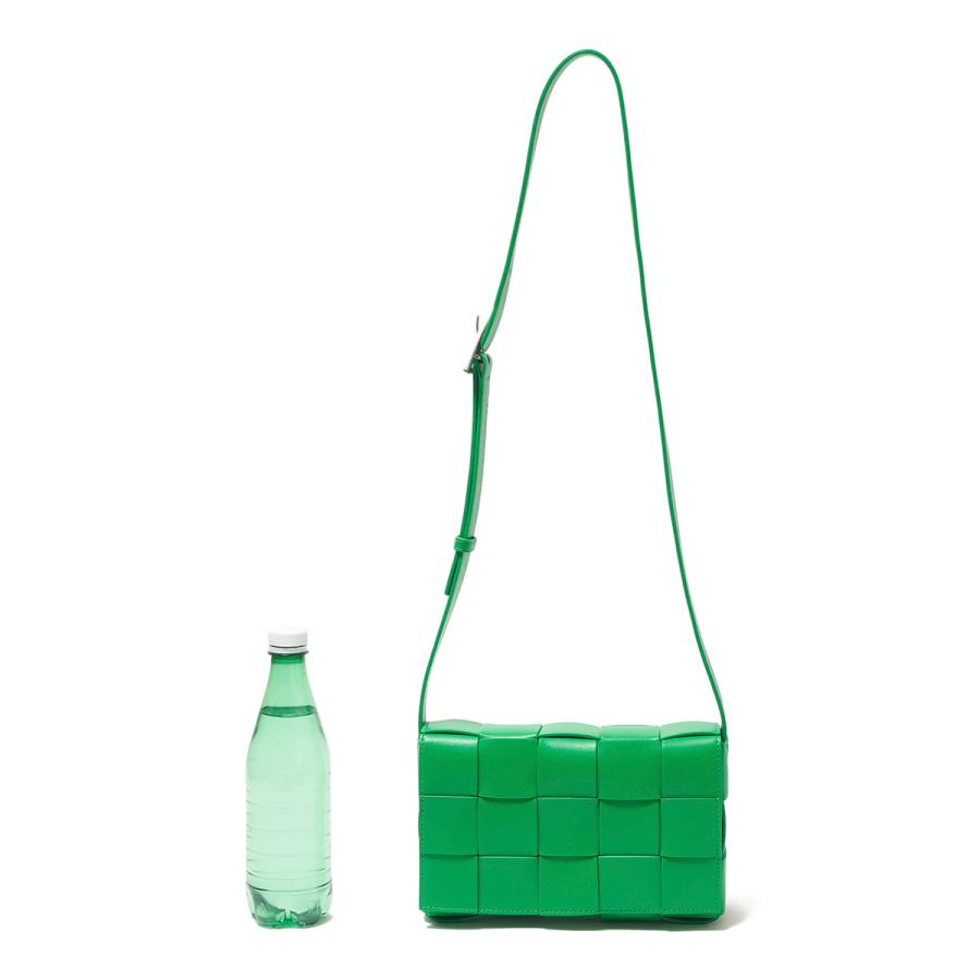 BOTTEGA VENETA（ボッテガ・ヴェネタ） ショルダーバッグ CASSETTE