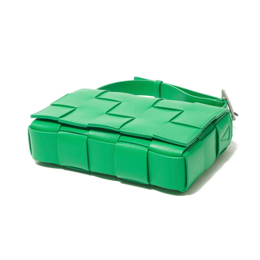 BOTTEGA VENETA（ボッテガ・ヴェネタ） ショルダーバッグ CASSETTE