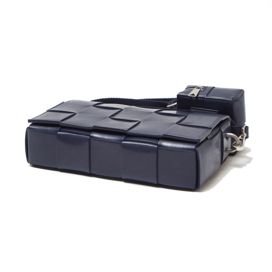 BOTTEGA VENETA（ボッテガ・ヴェネタ） クロスボディバッグ CASSETTE