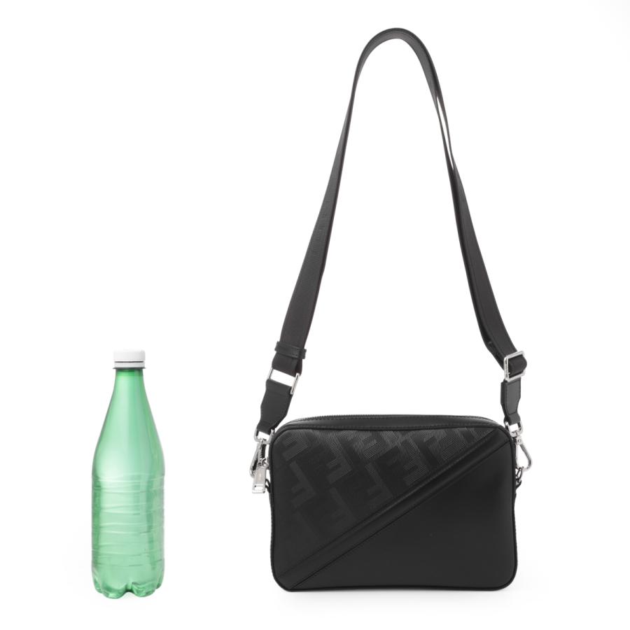 FENDI フェンディ ショルダーバッグ ダイアゴナル カメラケース 7M0286 AQW1 F0GXN メンズ ブラック FENDI（フェンディ） ショルダーバッグ DIAGONAL CAMERA CASE ブラック