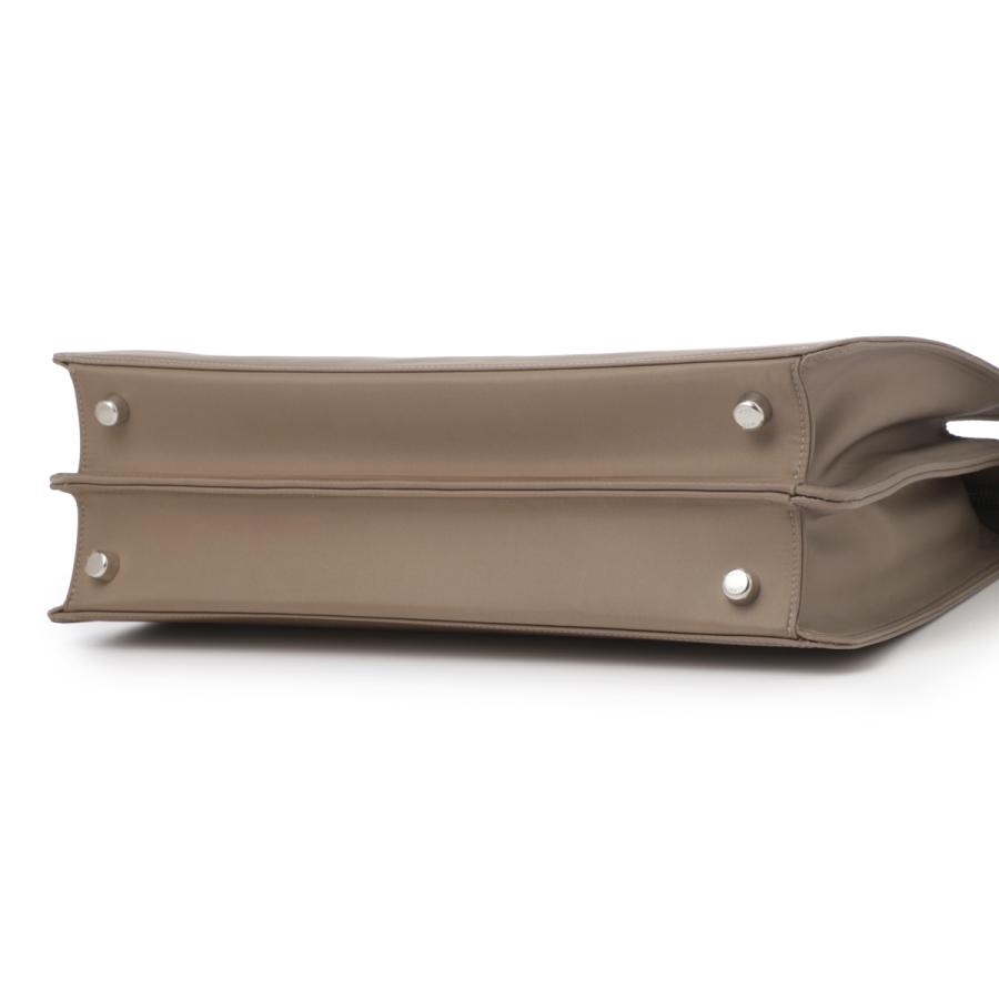 FENDI（フェンディ） ハンドバッグ 2WAY PEEKABOO ISEEU MEDIUM