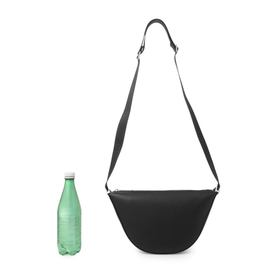 FENDI フェンディ クロスボディバッグ MELON SMALL ブラック