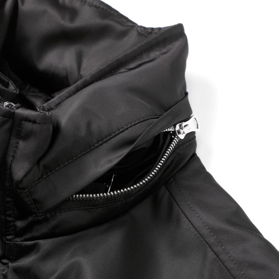 BURBERRY（バーバリー） ナイロンジャケット PACKAWAY HOOD MONOGRAM