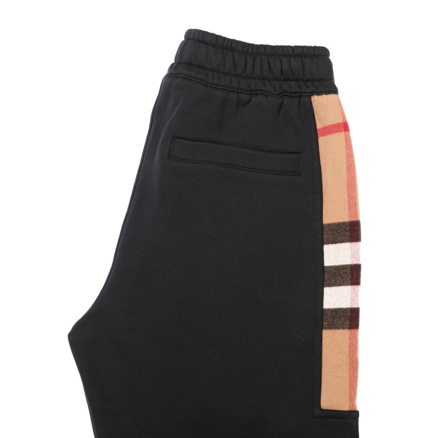 バーバリーのスウェットショートパンツ　黒 バーバリーのスウェットショートパンツ黒