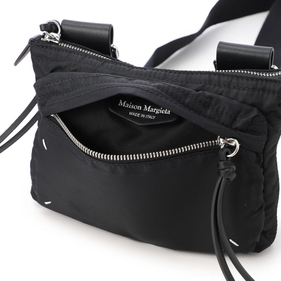 Maison Margiela マルジェラ　カメラバッグ　メンズ ブラック メゾンマルジェラ Maison Margiela ショルダーバッグ ZIP LINE CAMERA