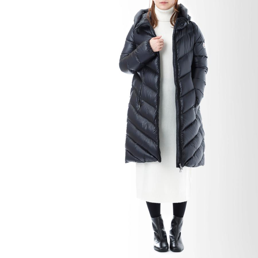 MONCLER（モンクレール） ダウンコート CAMBALES ロングダウン