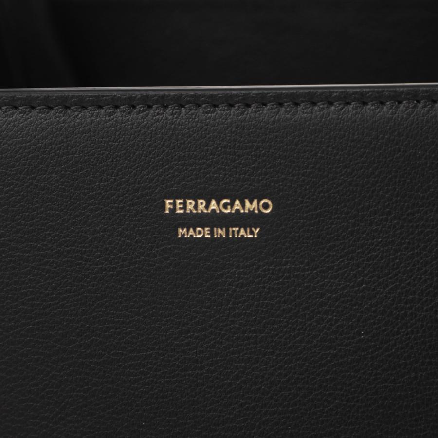 FERRAGAMO（フェラガモ） ハンドバッグ 2WAY HUG SMALL ショルダー