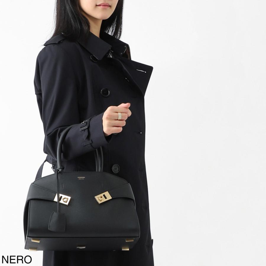 専用　　　フェラガモ　2wayショルダーバッグ FERRAGAMO フェラガモ ハンドバッグ 2WAY HUG SMALL ショルダー