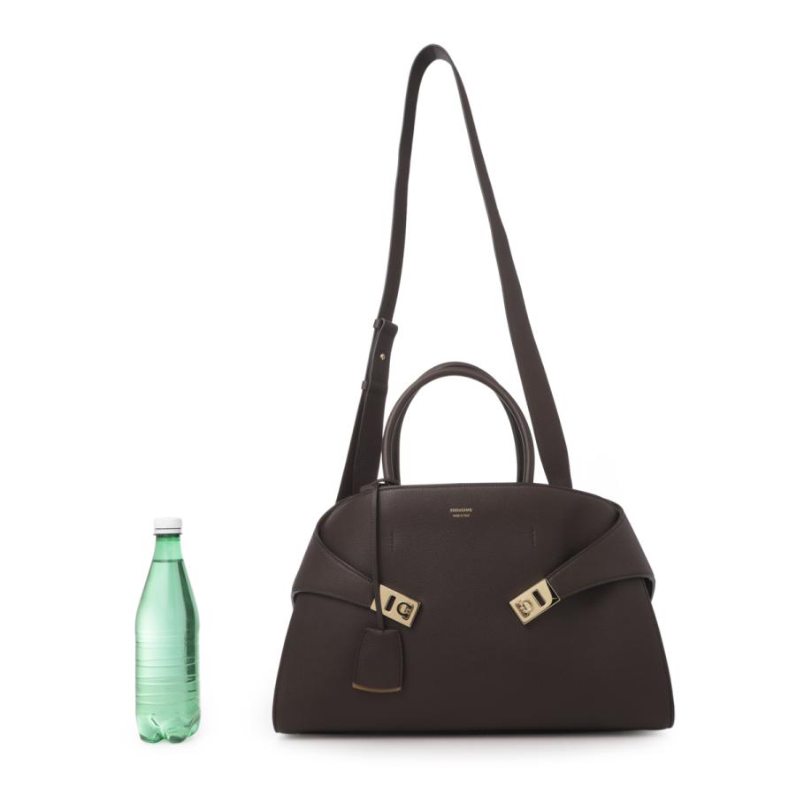 LL 1着 Hug handbag (L) - Women | Ferragamo