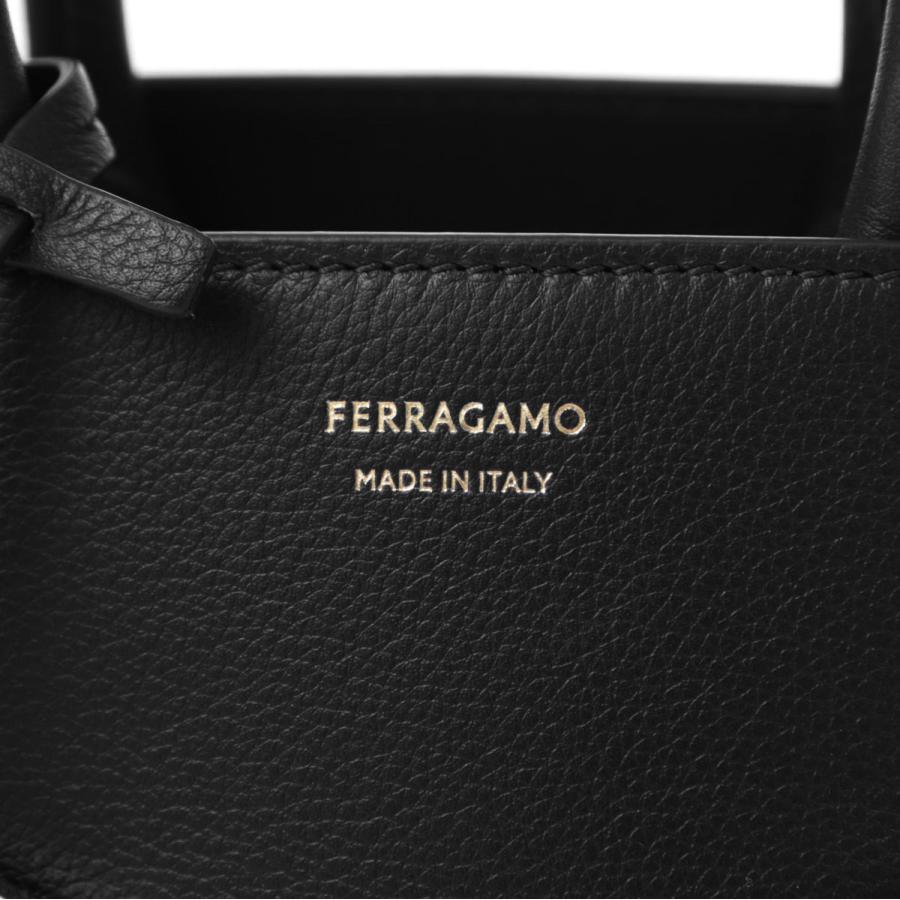 FERRAGAMO（フェラガモ） ハンドバッグ 2WAY HUG MINI ハグ ショルダー
