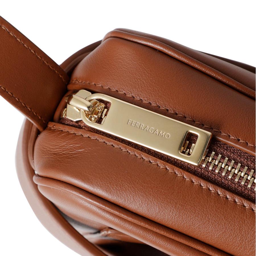 FERRAGAMO（フェラガモ） ショルダーバッグ カメラバッグ レディース