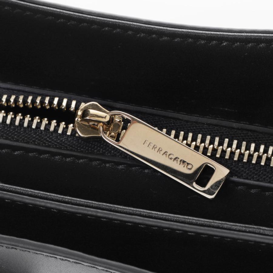 【希少】 FERRAGAMO/本革/ホーボー/黒/ショルダーバッグ/フェラガモ/ FERRAGAMO（フェラガモ） ショルダーバッグ ホーボーバッグ ブラック