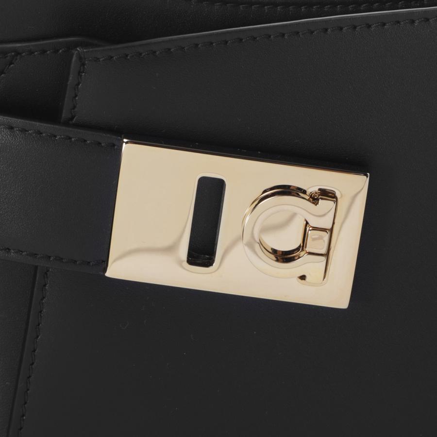 ♡M様♡ 専用ページです フェラガモ Ferragamo バッグ ショルダーバッグ 肩掛けバッグ 216295