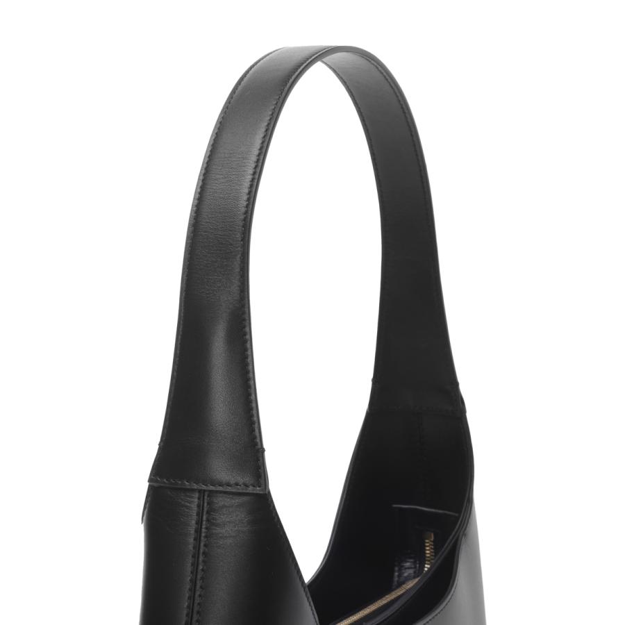 ✨美品✨フェラガモ 斜め掛けショルダーバッグ ミニ タッセル 黒✨ FERRAGAMO（フェラガモ） ハンドバッグ 2WAY HUG MINI ハグ ショルダー