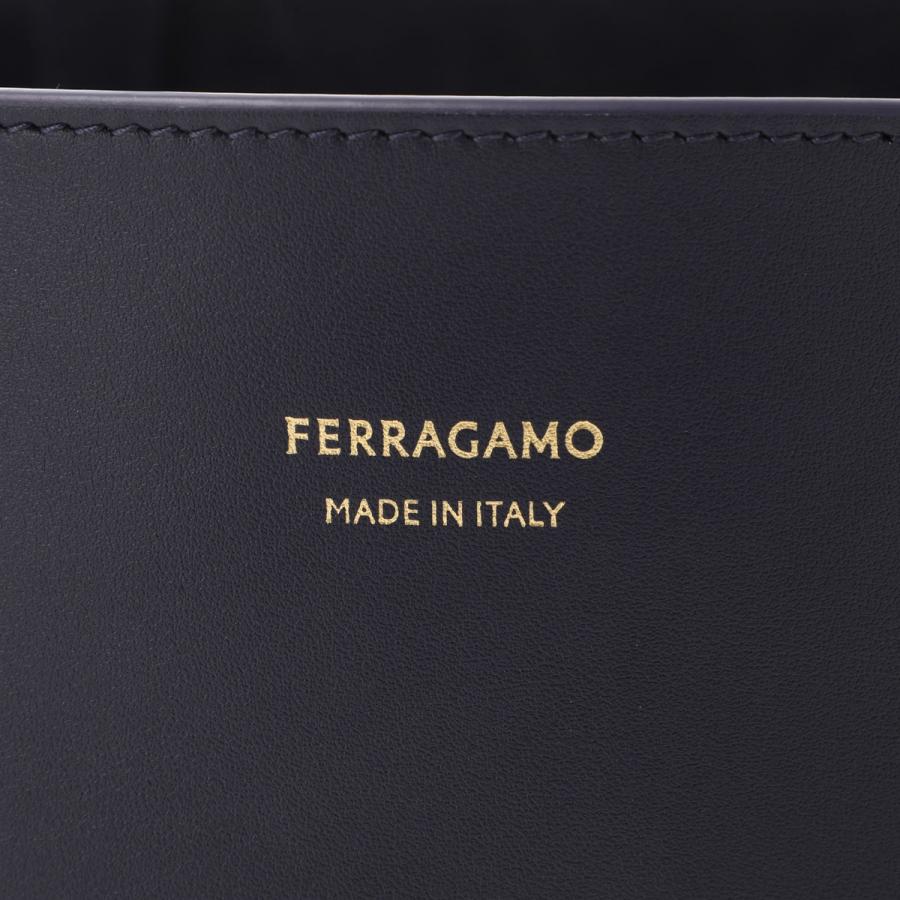 FERRAGAMO（フェラガモ） トートバッグ CHARMING TOTE ENTRY S ブルー