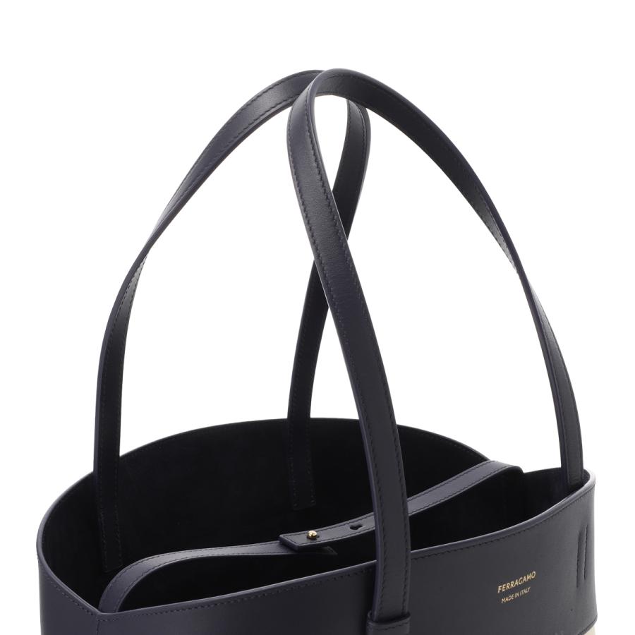 FERRAGAMO（フェラガモ） トートバッグ CHARMING TOTE ENTRY S ブルー