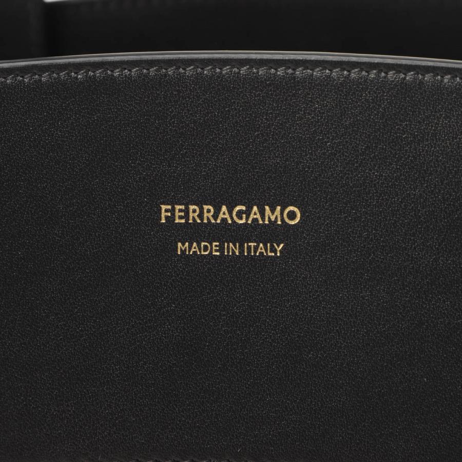 FERRAGAMO（フェラガモ） トートバッグ CHARMING TOTE ブラック